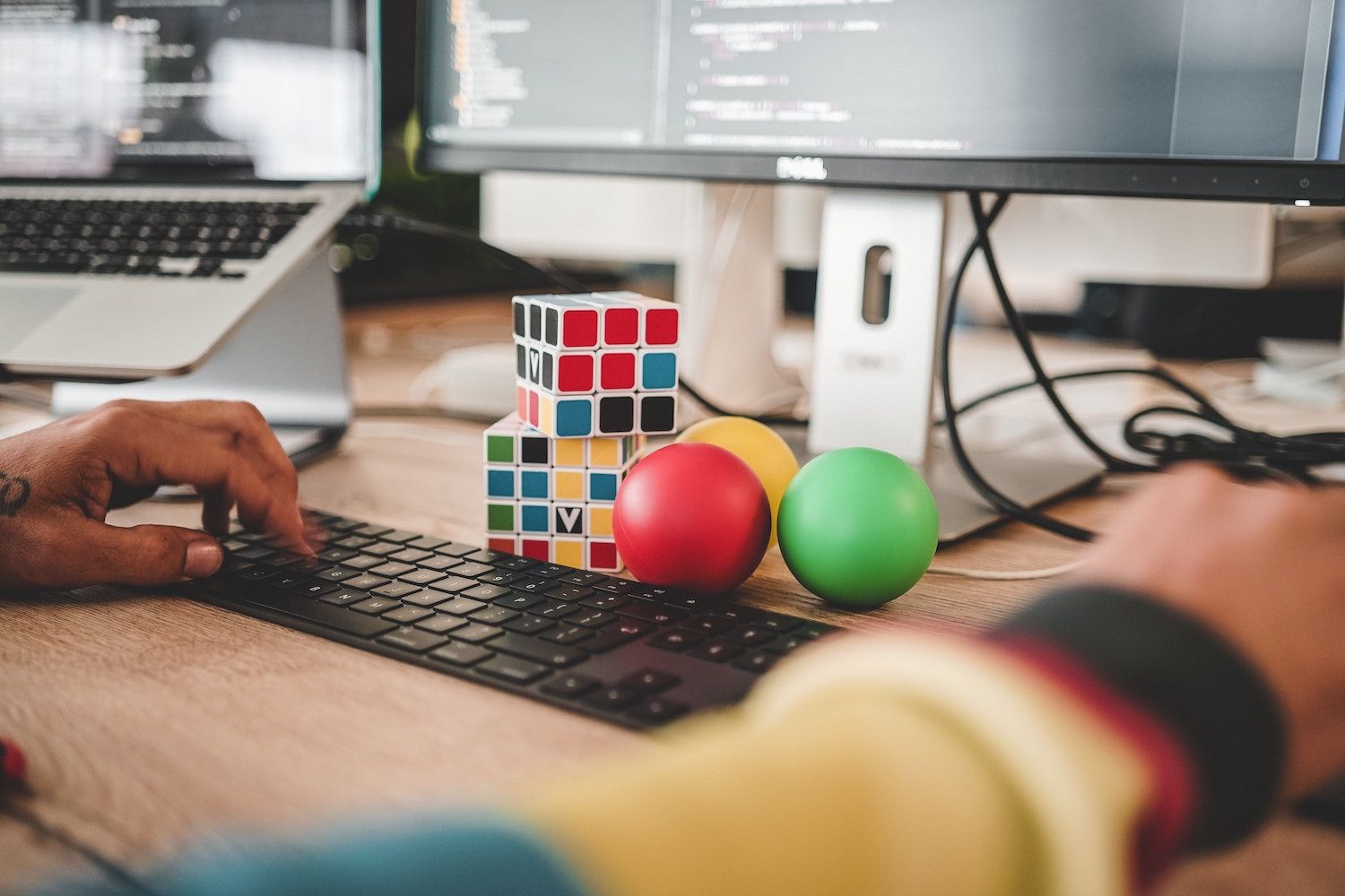 How to Choose the Right Development Team to Outsource your Project?